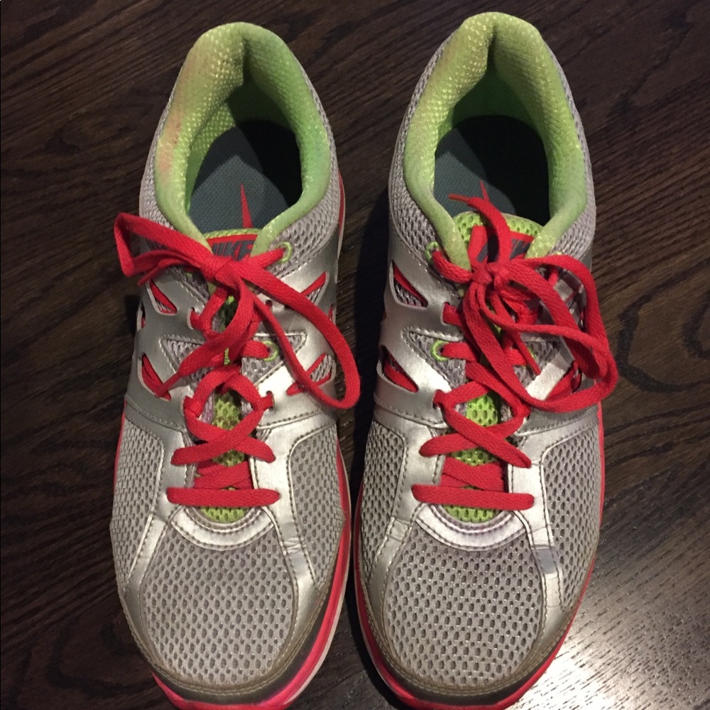 Nike Womens Dual Fusion Sneakers size 9.5